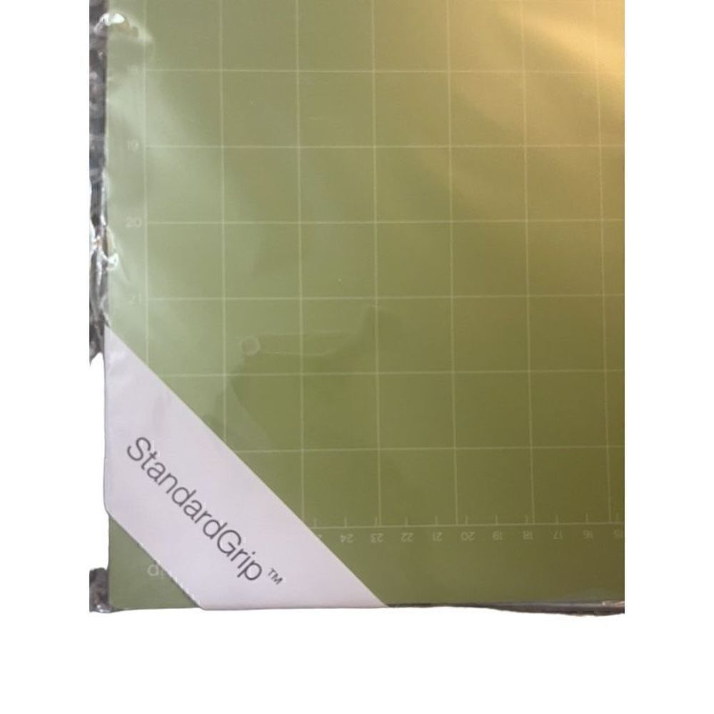 CRICUT STANDARD GRIP MAT - Picture 3 of 4